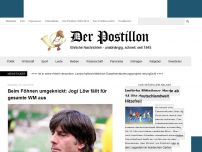 Bild zum Artikel: Beim Föhnen umgeknickt: Jogi Löw fällt für gesamte WM aus