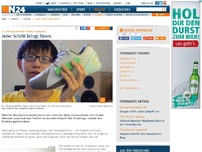 Bild zum Artikel: 15-Jähriger erfindet Handy-Ladegerät - 
Jeder Schritt bringt Strom
