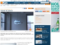 Bild zum Artikel: Designer kreiert einzigartige Lampe - 
Gewitter für Zuhause