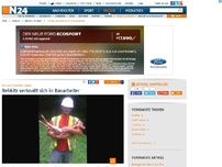 Bild zum Artikel: Kurioses YouTube-Video - 
Rehkitz verknallt sich in Bauarbeiter