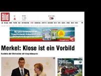 Bild zum Artikel: Ehrung für Weltmeister - Merkel zeichnet Klose mit Integrationspreis aus