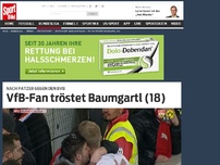 Bild zum Artikel: Nach Patzer: VfB-Fan tröstet Baumgartl (18) Schöne Geste! Ein Fan des VfB Stuttgart tröstete nach der Niederlage gegen Dortmund Timo Baumgartl, der vor dem dritten BVB-Treffer gepatzt hatte. »