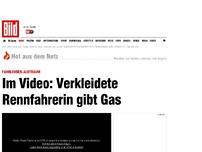 Bild zum Artikel: Fahrlehrer-Albtraum - Im Video: Verkleidete Rennfahrerin gibt Gas