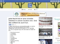 Bild zum Artikel: Jede Nacht tut er eine Scheibe Zwiebel in seinen Socken rein. Und das solltest du auch tun.