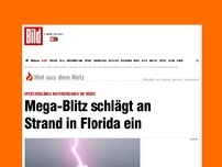 Bild zum Artikel: Krasses Video - Mega-Blitz schlägt an Strand in Florida ein