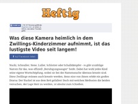 Bild zum Artikel: Was diese Kamera heimlich in dem Zwillings-Kinderzimmer aufnimmt, ist das lustigste Video seit...