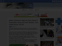 Bild zum Artikel: Jeden Sommer legt sie ihre Hand 5 Sekunden lang auf den Boden. Das rettet ihren Hund!