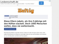 Bild zum Artikel: Diese Eltern jubeln, als ihre 5-Jährige mit den Hüften wackelt. Doch 1000 Menschen wollen, dass...