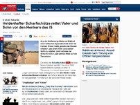 Bild zum Artikel: In letzter Sekunde - Heldenhafter Scharfschütze rettet Vater und Sohn vor den Henkern des IS