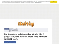 Bild zum Artikel: Die Kassiererin ist geschockt, als die 2 Jungs Tampons kaufen. Doch ihre Antwort ist Gold wert.