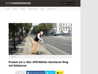 Bild zum Artikel: Protest am 1. Mai: SPÖ-Wähler blockieren Ring mit Rollatoren