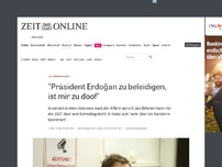 Bild zum Artikel: Jan Böhmermann: 'Die Kanzlerin hat mich einem Despoten zum Tee serviert'