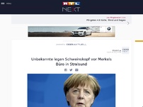Bild zum Artikel: Unbekannte legen Schweinskopf vor Merkels Büro in Stralsund