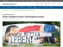 Bild zum Artikel: Riesen-Gemälde mit totem Flüchtlingskind in Frankfurt zerstört