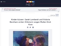 Bild zum Artikel: Kinder küssen: Sarah Lombardi und Victoria Beckham ernten Shitstorm wegen Mutter-Kind-Kuss