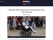Bild zum Artikel: Rührend: Mann überrascht schwerkranke Frau mit Flashmob