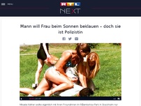 Bild zum Artikel: Mann will Frau beim Sonnen beklauen – doch sie ist Polizistin