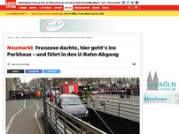 Bild zum Artikel: Am Neumarkt: Auto fährt in U-Bahn-Abgang und bleibt auf der Treppe stecken