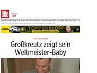 Bild zum Artikel: 1. Foto von Papa Kevin - Großkreutz zeigt sein Weltmeister-Baby