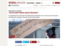 Bild zum Artikel: Kleiderständer in Stuttgart: 'Dir ist kalt? Nimm etwas Warmes!'