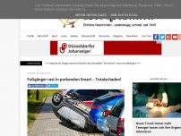 Bild zum Artikel: Fußgänger rast in parkenden Smart – Totalschaden!