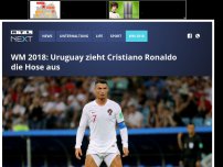 Bild zum Artikel: WM 2018: Uruguay zieht Cristiano Ronaldo die Hose aus