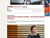 Bild zum Artikel: Thüringer Landtag: Abgeordnete erscheint mit Baby - und wird des Sitzungssaals verwiesen