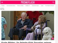 Bild zum Artikel: Erste Bilder: So feierte Kirk Douglas seinen 102. Geburtstag