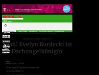 Bild zum Artikel: Dschungelcamp 2019: Yeah! Evelyn Burdecki ist Dschungelkönigin