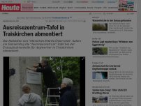 Bild zum Artikel: Aktivisten in NÖ: Ausreisezentrum-Tafel in Traiskirchen abmontiert