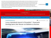 Bild zum Artikel: Feuerwehreinsatz: Luxus-Hybridauto brennt in Düsseldorf - Feuerwehr benötigt 9000 Liter Wasser um Batterie zu löschen