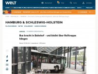 Bild zum Artikel: Bus kracht in Hamburger Bahnhofsgebäude – und bleibt über Rolltreppe hängen