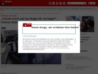 Bild zum Artikel: Bei Demo in Dresden - „Schubs mich und du fängst dir ne Kugel“: Polizist bedroht Demonstrant mit der Waffe