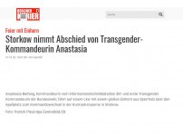 Bild zum Artikel: Feier mit Einhorn: Storkow nimmt Abschied von Transgender-Kommandeurin Anastasia