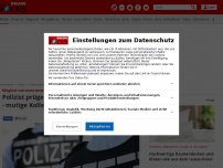 Bild zum Artikel: Mitglied rechtsextremer Polizeichats - Polizist prügelt bei Einsatz auf Migranten ein - mutige Kollegin lässt ihn auffliegen