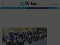 Bild zum Artikel: Hunderte Motorradfahrer demonstrieren am Kesselberg: „Wir wollen frei fahren“