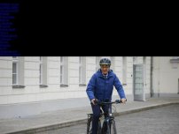 Bild zum Artikel: Grünen-Politiker: Ungewöhnlicher Auftritt eines Ministers: Cem Özdemir fährt mit dem Fahrrad zum Bundespräsidenten