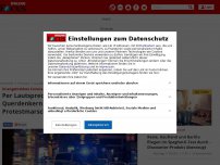 Bild zum Artikel: Unangemeldete Corona-Demo in Koblenz: Per Lautsprecher: Polizei...