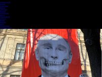 Bild zum Artikel: Lettland: Riesiges Plakat zeigt Putin als Totenkopf – direkt gegenüber der russischen Botschaft