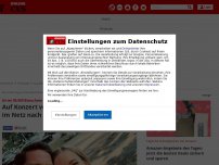 Bild zum Artikel: Unter 50.000 Besuchern - Auf Konzert verliebt: Rammstein-Fan sucht im Netz nach Angebeteter - mit Erfolg
