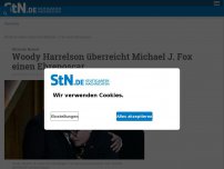 Bild zum Artikel: Rührender Moment: Woody Harrelson überreicht Michael J. Fox einen Ehrenoscar