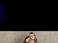 Bild zum Artikel: Modelshooting: Hingucker in Weihnachtsrot: Heidi und Leni Klum posieren in Dessous