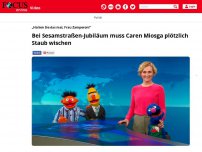 Bild zum Artikel: „Halten Sie das mal, Frau Zamperoni“: Bei Sesamstraßen-Jubiläum...