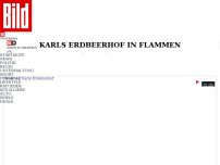 Bild zum Artikel: Freizeitpark bei Berlin brennt - Karls Erdbeerhof in Flammen – mehrere Verletzte!