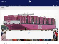 Bild zum Artikel: Rosa Containerschiff 'ONE Innovation' läuft Hamburger Hafen an