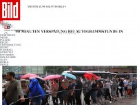 Bild zum Artikel: 90 Minuten Verspätung - Pietro Lombardi lässt Fans im Regen stehen