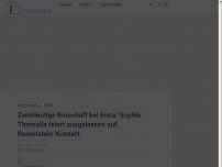 Bild zum Artikel: Zweideutige Botschaft bei Insta: Sophia Thomalla feiert ausgelassen auf Rammstein-Konzert